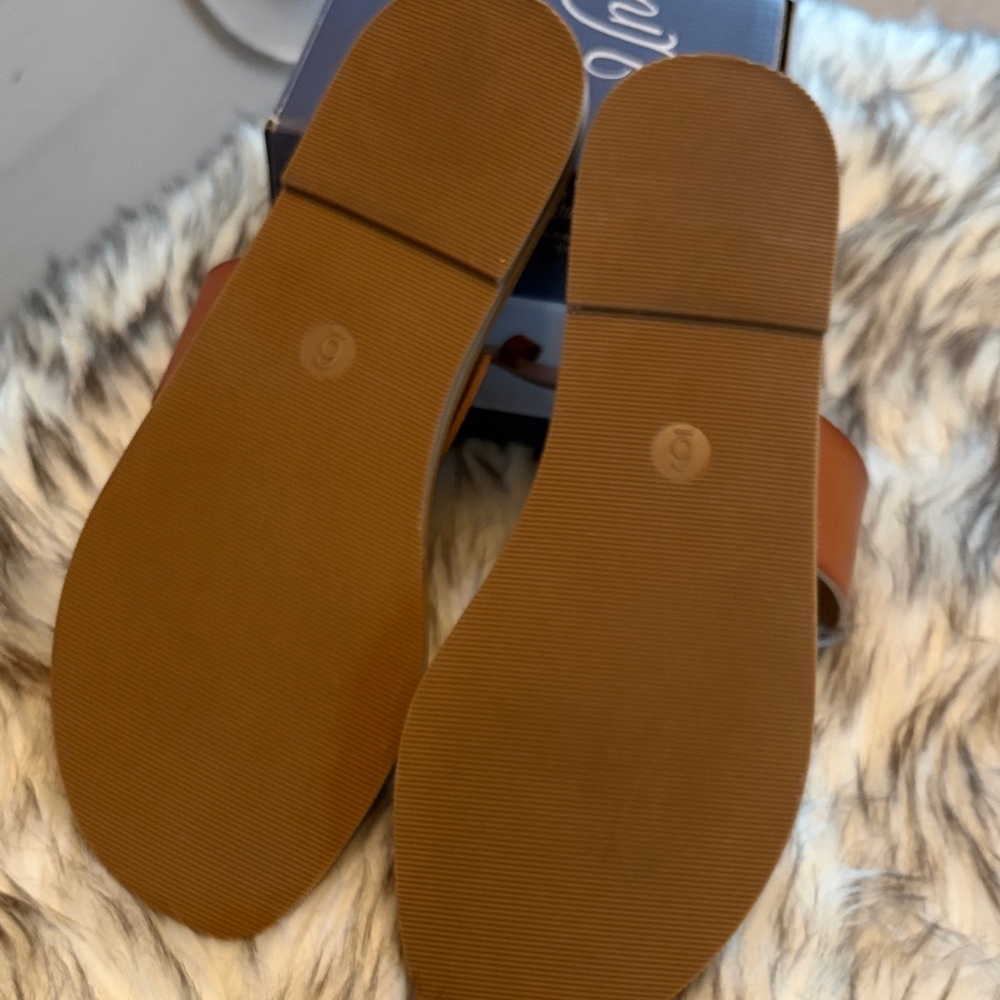 Universal Thread Women's Brown Slide Juno Sandals size 6 - Picture 2 of 5